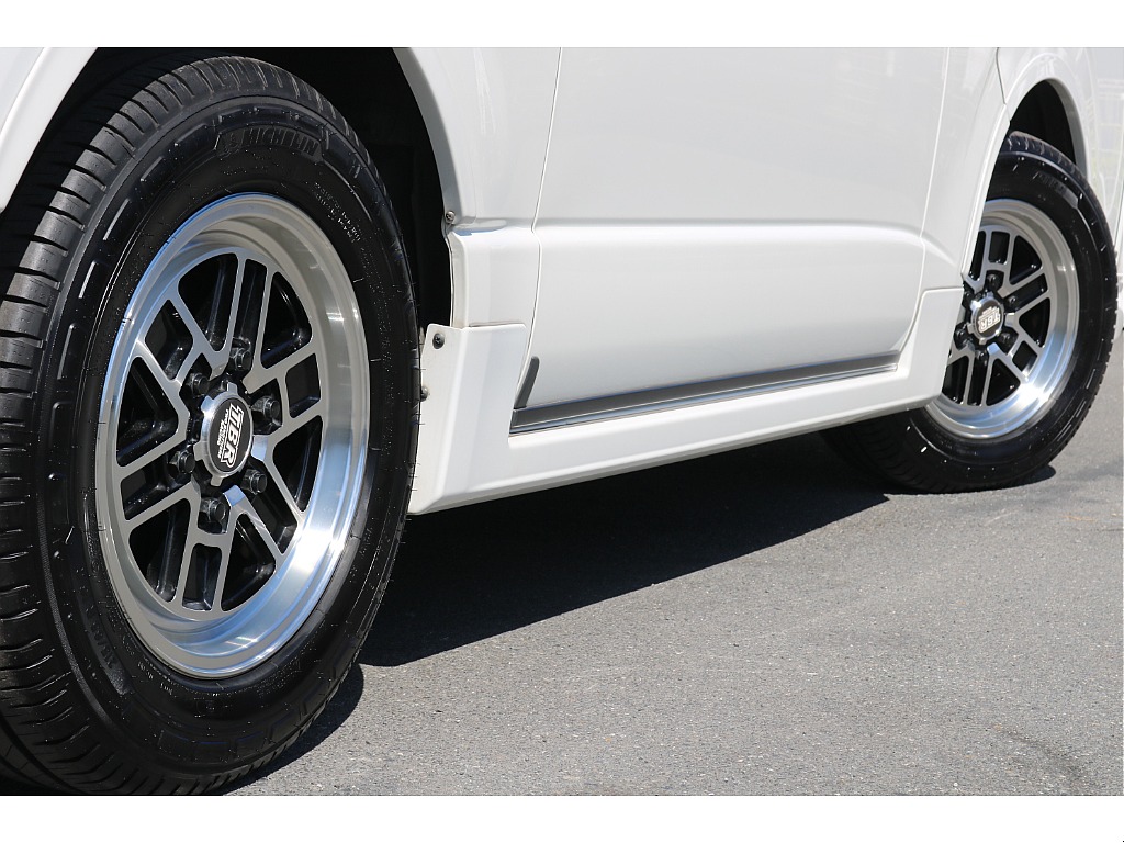 【R4年式/4ナンバー/ディーゼル4ＷＤ】★大画面ナビ★ベッドキット★＊＊全国ご納車OK～＊＊