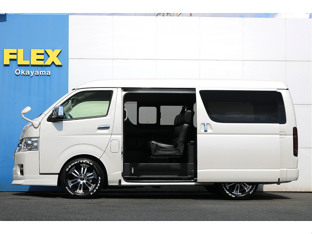 他車種と比べ広く設計されたスライドドアは乗り降りも快適に行って頂けます♪ 片側パワースライドドア♪
