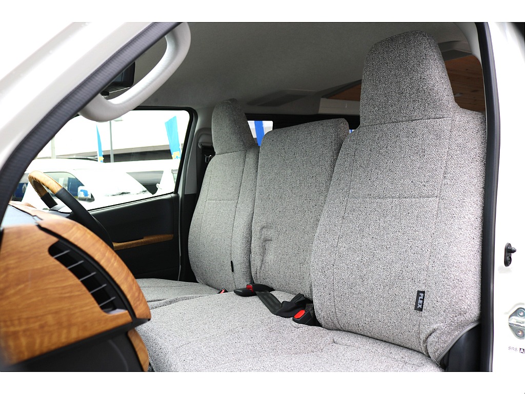 【新車/WoodVillage内装架装/８ナンバー/ディーゼル4WD】オシャレなウッド内装♪サブバッテリー/インバーター/走行充電