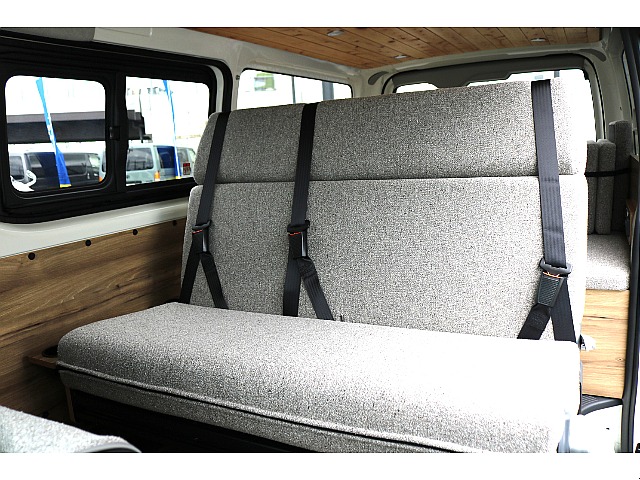 【新車/WoodVillage内装架装/８ナンバー/ディーゼル4WD】オシャレなウッド内装♪サブバッテリー/インバーター/走行充電