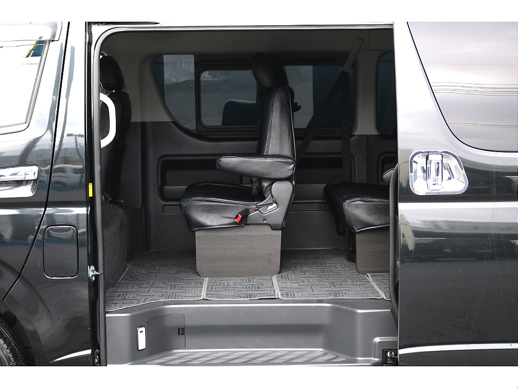 【H26年式/3ナンバー/4型/ガソリン4WD】ノーマルレイアウト★大画面ナビ★バッドフェイス＊＊全国ご納車OK