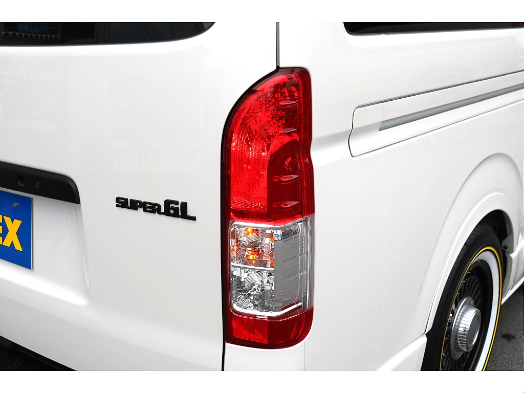 【R2年式/４ナンバー/ディーゼル2WD】★フルセグナビ★ローダウン★ベッドキット★他＊＊全国ご納車OK＊＊