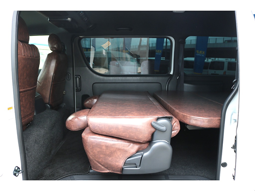 【R2年式/４ナンバー/ディーゼル2WD】★フルセグナビ★ローダウン★ベッドキット★他＊＊全国ご納車OK＊＊