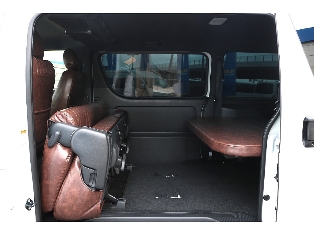 【R2年式/４ナンバー/ディーゼル2WD】★フルセグナビ★ローダウン★ベッドキット★他＊＊全国ご納車OK＊＊