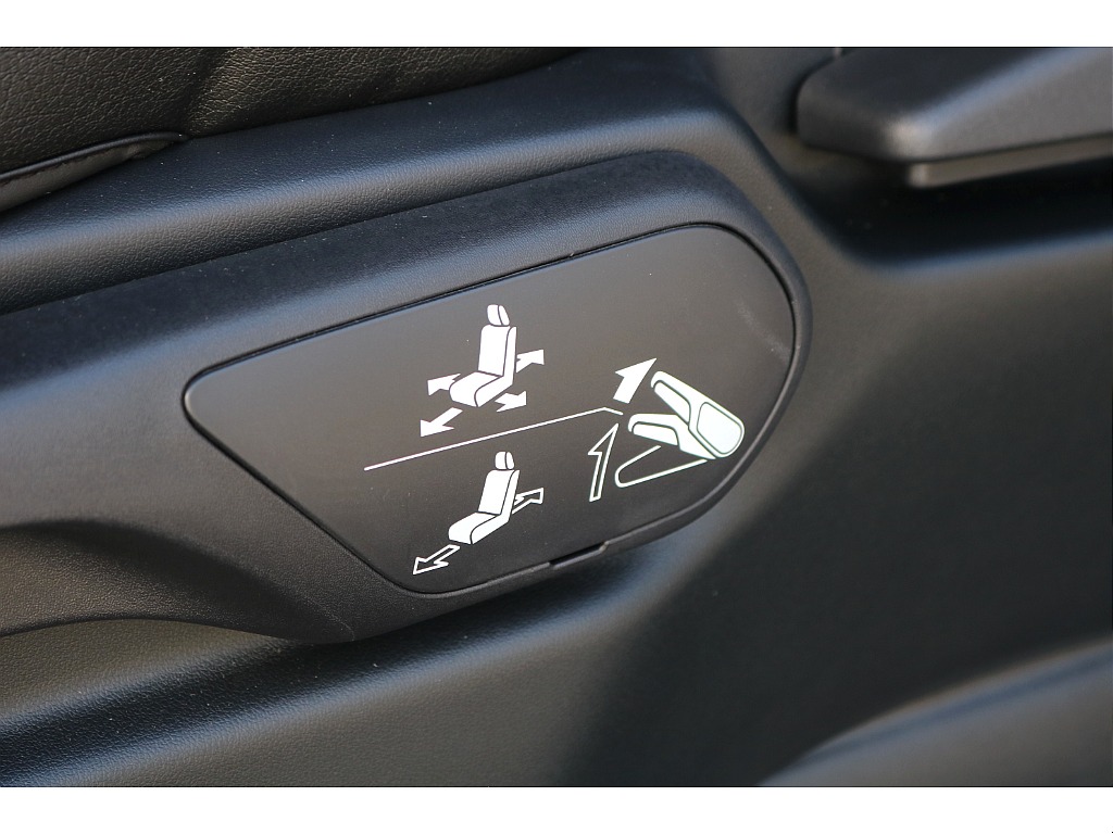 【新車/ワゴンGL/ガソリン2WD】ファインテックツアラー★キャプテンシート★大画面ナビ＆後席モニター他★＊＊全国ご納車可能＊＊