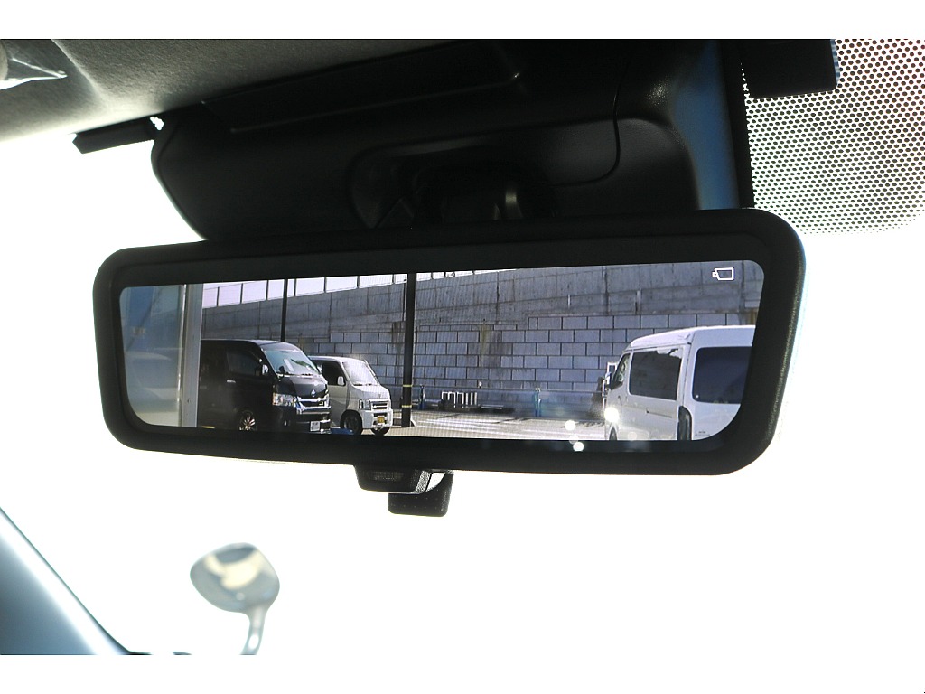 デジタルインナーミラーは多くのお荷物を積んでる際や夜間などに非常に活躍します♪