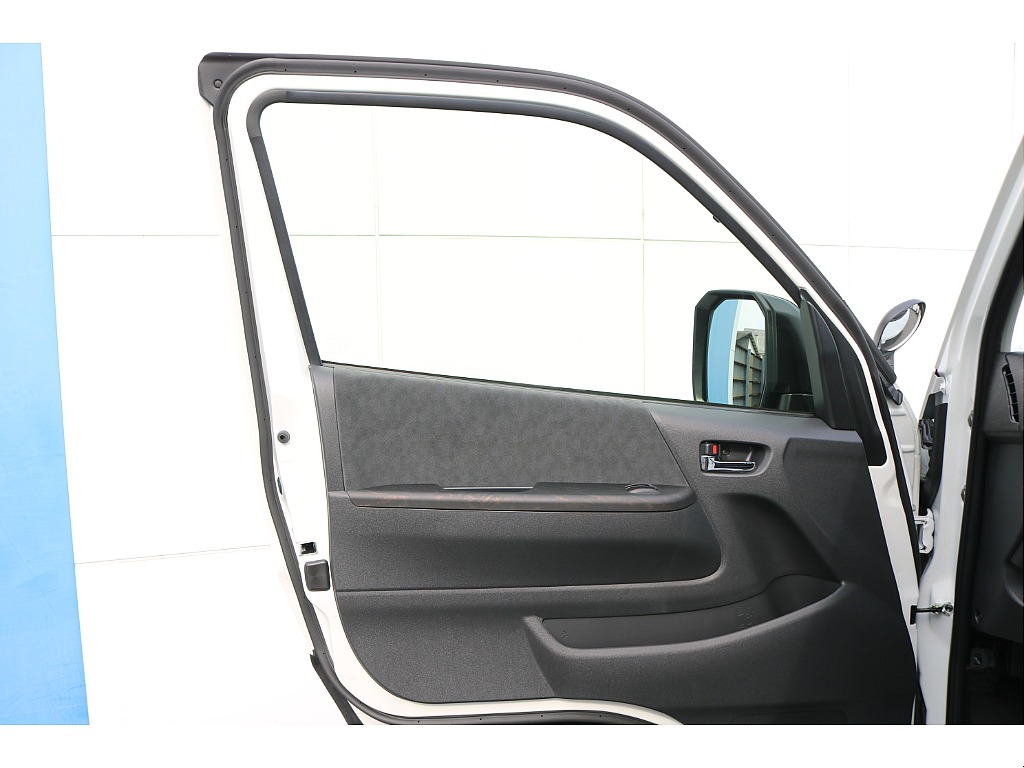 【新車/ワゴンGL/ガソリン4WD】ベッドマット★ブラックエディション施工他★＊＊全国ご納車可能＊＊