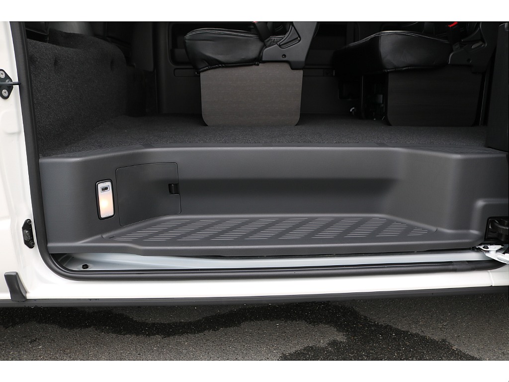 【新車/ワゴンGL/ガソリン4WD】ベッドマット★ブラックエディション施工他★＊＊全国ご納車可能＊＊