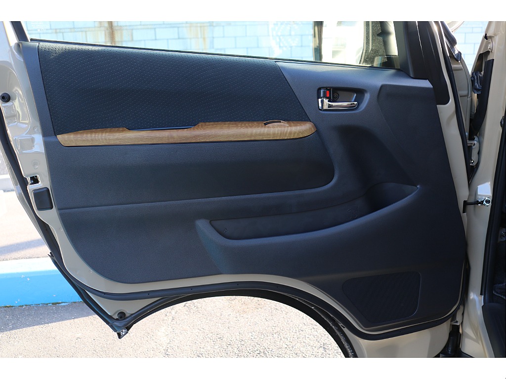 【R7年式/ベージュ/ディーゼル2WD】★ブラックエディション施工一式★他＊＊全国ご納車OK