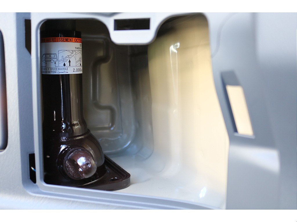 【R7年式/ベージュ/ディーゼル2WD】★ブラックエディション施工一式★他＊＊全国ご納車OK