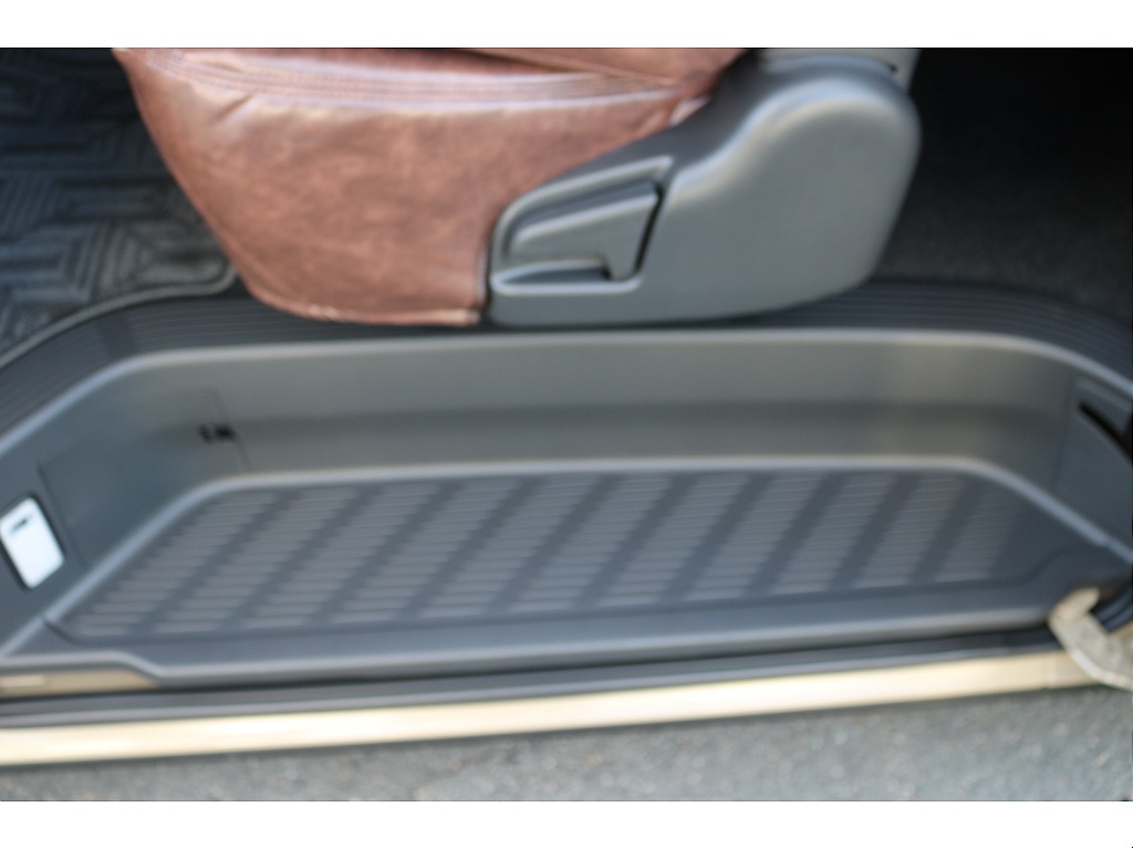 【R7年式/ベージュ/ディーゼル2WD】★ブラックエディション施工一式★他＊＊全国ご納車OK