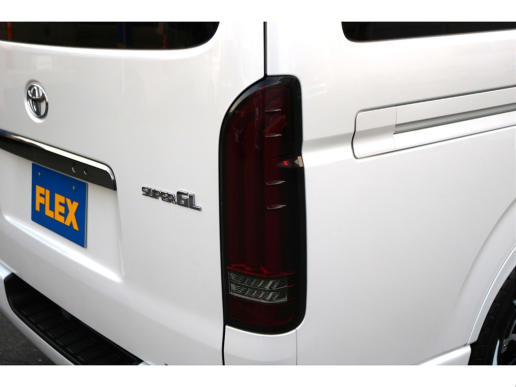 【R2年式/４ナンバー/ディーゼル2WD】★フルセグナビ★ローダウン★ベッドキット★他＊＊全国ご納車OK＊＊