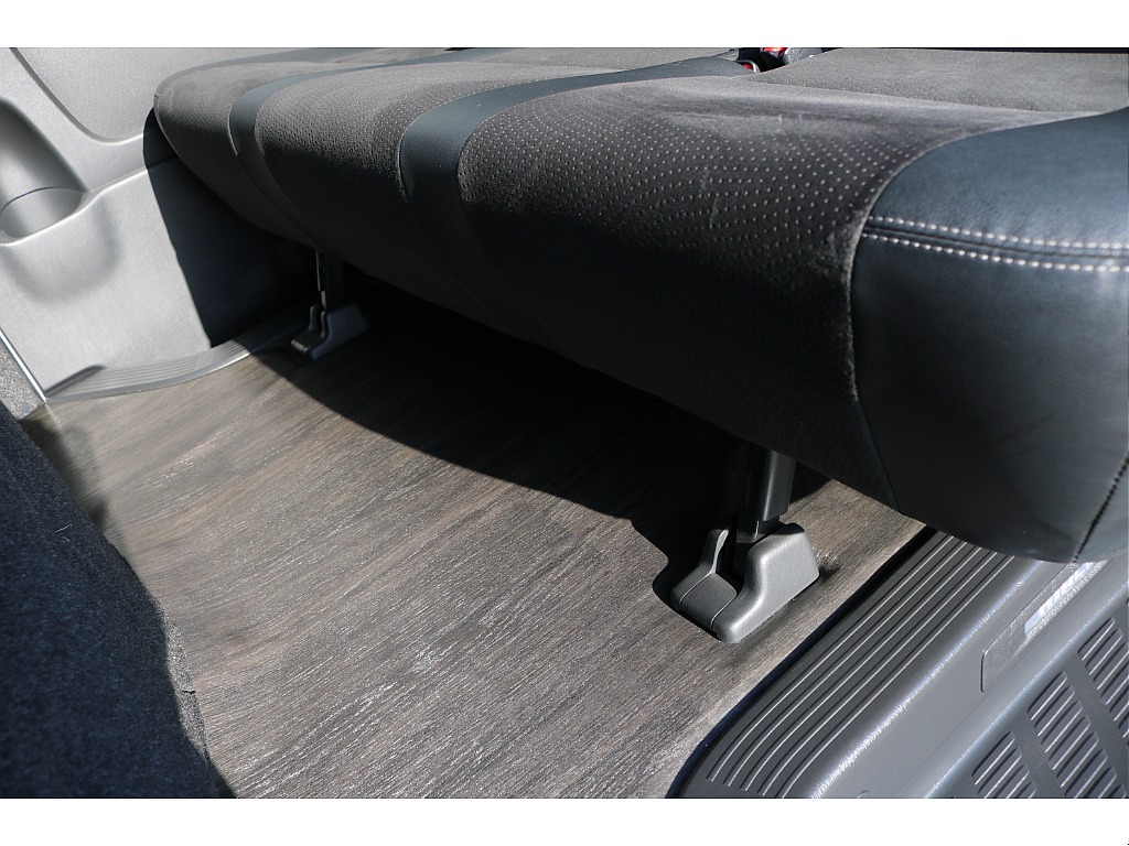 【R2年式/４ナンバー/ディーゼル2WD】★フルセグナビ★ローダウン★ベッドキット★他＊＊全国ご納車OK＊＊