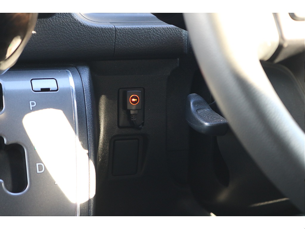 【R2年式/４ナンバー/ディーゼル2WD】★フルセグナビ★ローダウン★ベッドキット★他＊＊全国ご納車OK＊＊