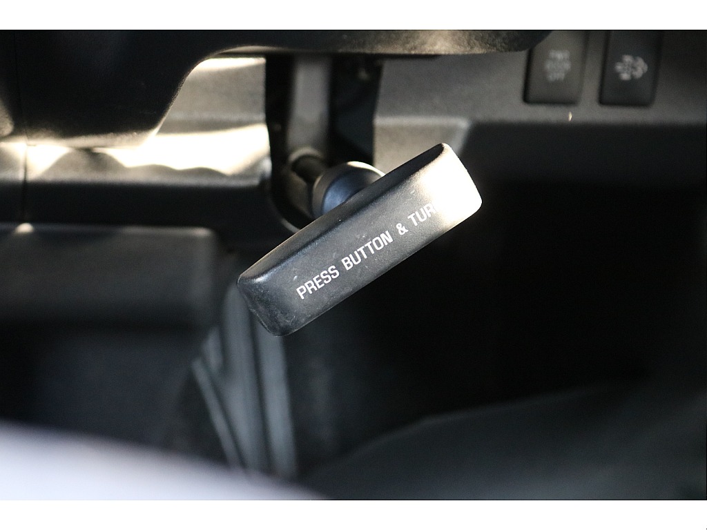 【R2年式/４ナンバー/ディーゼル2WD】★フルセグナビ★ローダウン★ベッドキット★他＊＊全国ご納車OK＊＊