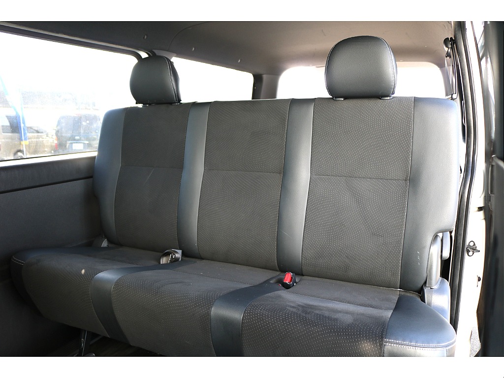 【R2年式/４ナンバー/ディーゼル2WD】★フルセグナビ★ローダウン★ベッドキット★他＊＊全国ご納車OK＊＊