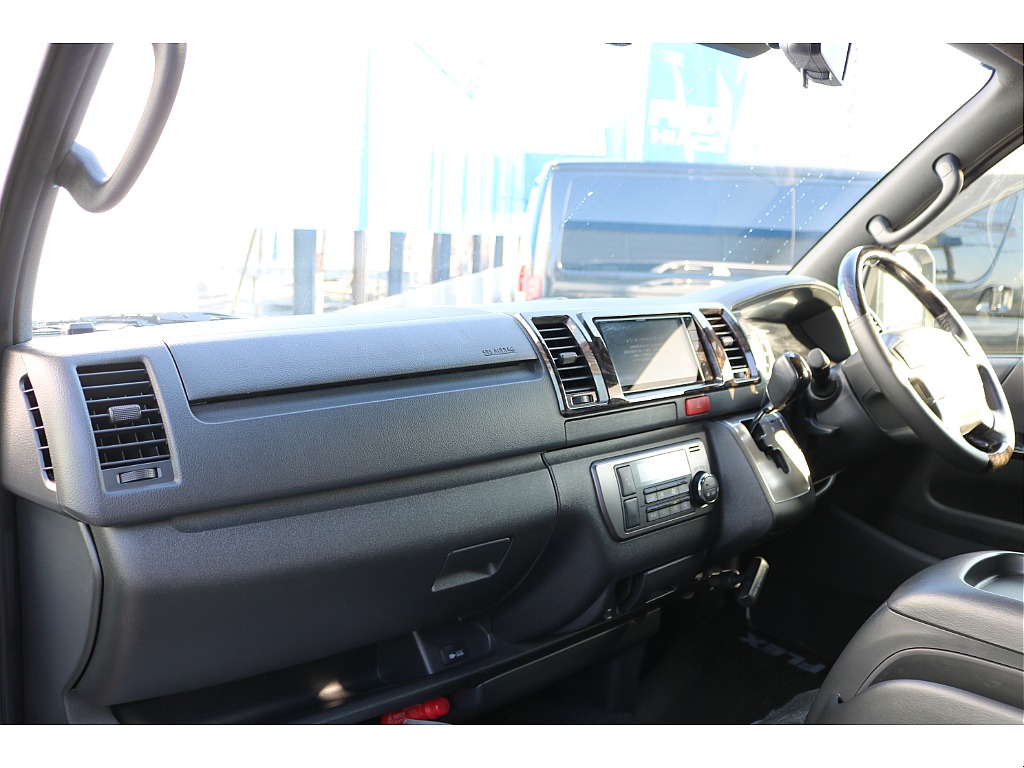 【R2年式/４ナンバー/ディーゼル2WD】★フルセグナビ★ローダウン★ベッドキット★他＊＊全国ご納車OK＊＊