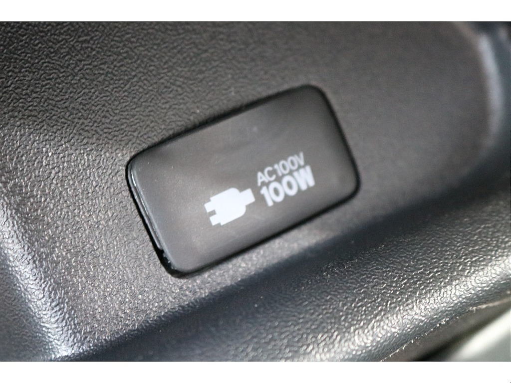 【R2年式/４ナンバー/ディーゼル2WD】★フルセグナビ★ローダウン★ベッドキット★他＊＊全国ご納車OK＊＊