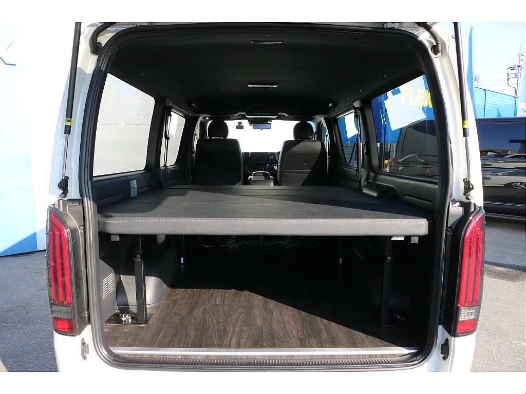 【R2年式/４ナンバー/ディーゼル2WD】★フルセグナビ★ローダウン★ベッドキット★他＊＊全国ご納車OK＊＊