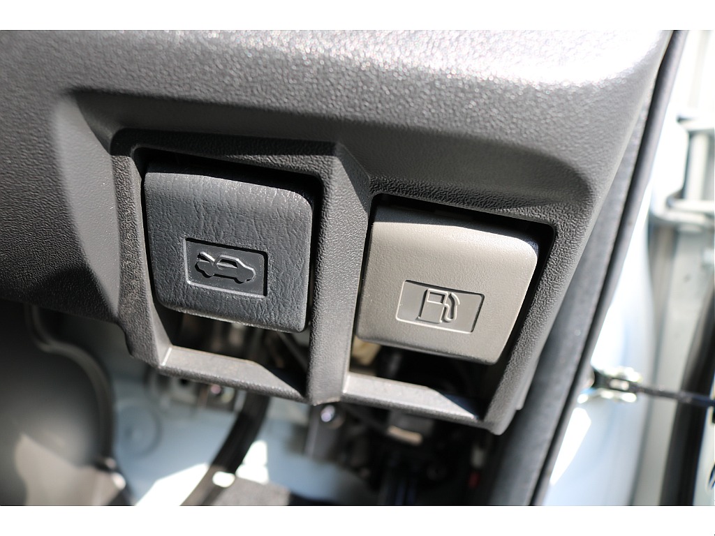 【R2年式/４ナンバー/ディーゼル2WD】★フルセグナビ★ローダウン★ベッドキット★他＊＊全国ご納車OK＊＊