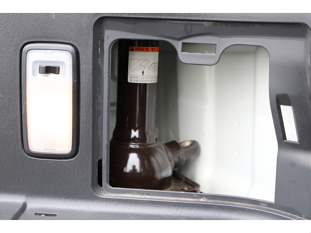 【R2年式/４ナンバー/ディーゼル2WD】★フルセグナビ★ローダウン★ベッドキット★他＊＊全国ご納車OK＊＊