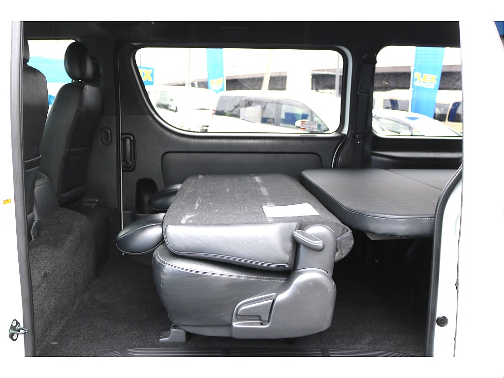 トヨタ ハイエースバン(34枚目)