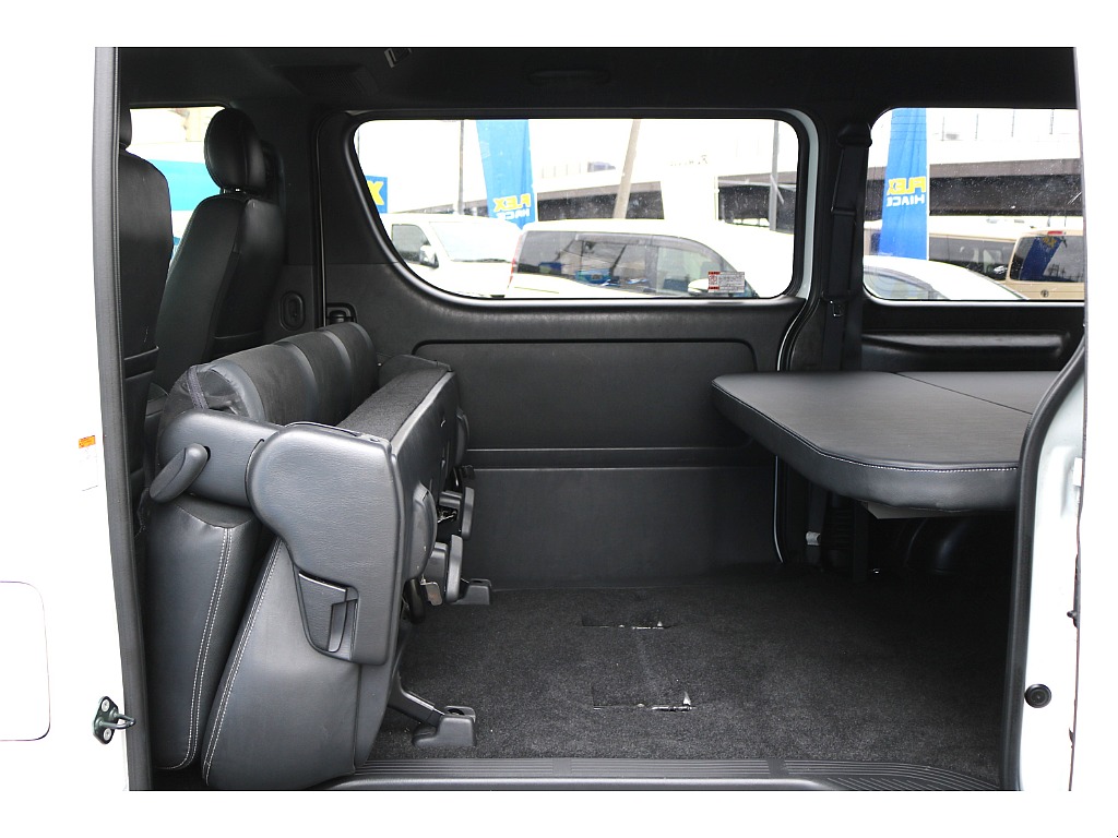 トヨタ ハイエースバン(35枚目)