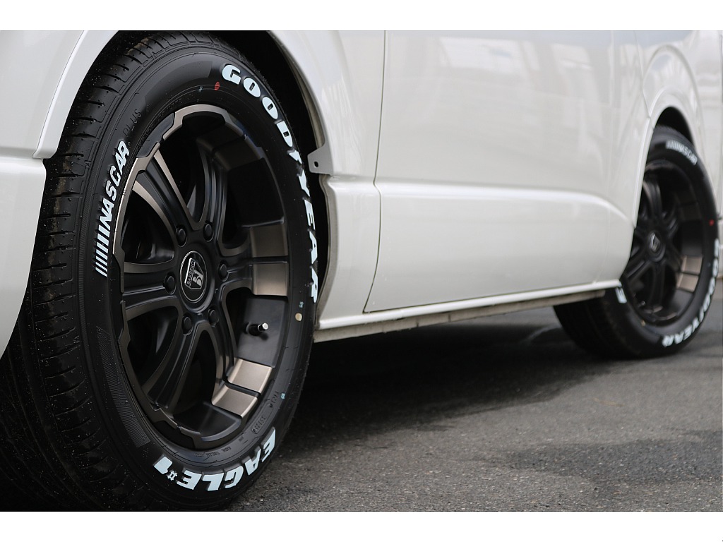 【R2年式/４ナンバー/ディーゼル2WD】★フルセグナビ★ローダウン★ベッドキット★他＊＊全国ご納車OK＊＊