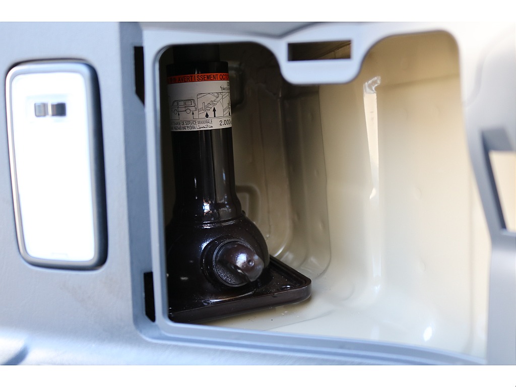 【R6年式/アースカラーPKG/ガソリン2WD】オルテガ×ノットレコード仕様★大画面ナビ★Type2ベッドキット他＊＊全国ご納車OK＊＊