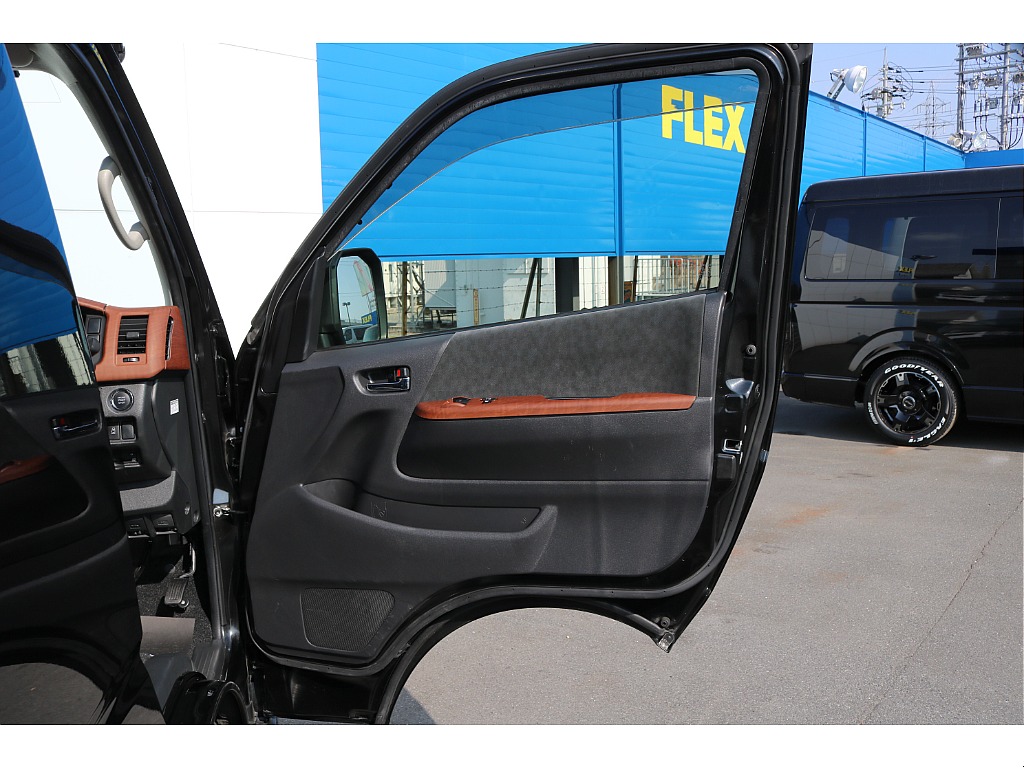 【R4年式/3ナンバー/ガソリン2WD】★内装架装NEWAS★大画面ナビ★ローダウン★他＊＊全国ご納車OK＊＊