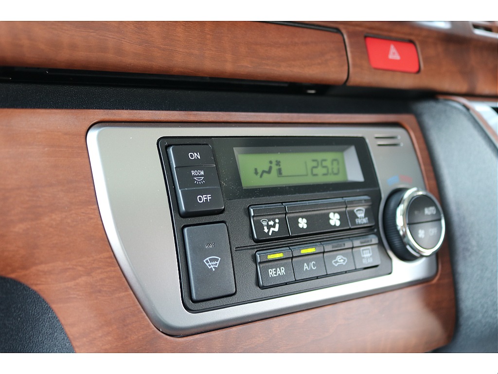 トヨタ ハイエース(32枚目)