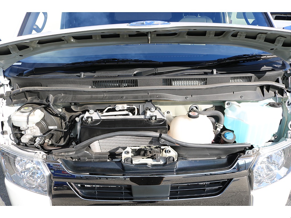 【R6年式/４ナンバー/ディーゼル2WD】ベッドキット☆大画面ナビ☆ローダウン☆全国ご納車OK～＊＊＊＊