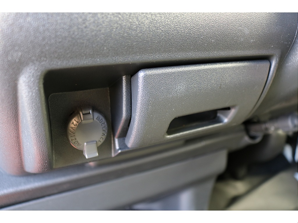 【R6年式/４ナンバー/ディーゼル2WD】ベッドキット☆大画面ナビ☆ローダウン☆全国ご納車OK～＊＊＊＊