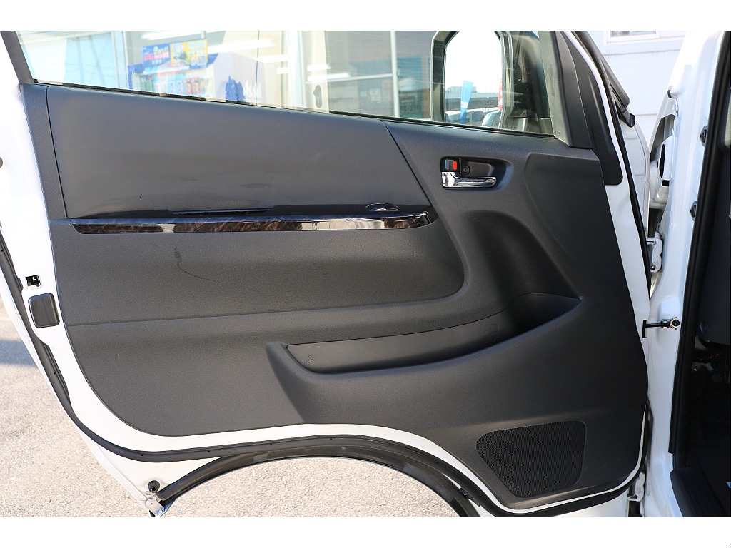 【R6年式/４ナンバー/ディーゼル2WD】ベッドキット☆大画面ナビ☆ローダウン☆全国ご納車OK～＊＊＊＊