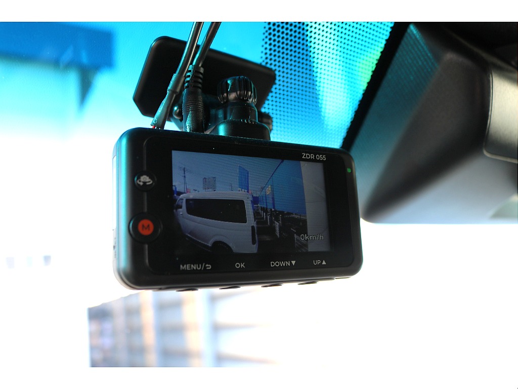 【R6年式/４ナンバー/ディーゼル2WD】ベッドキット☆大画面ナビ☆ローダウン☆全国ご納車OK～＊＊＊＊