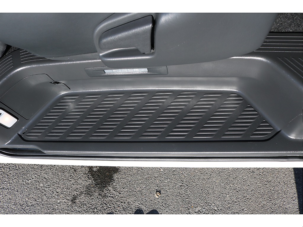 【R6年式/４ナンバー/ディーゼル2WD】ベッドキット☆大画面ナビ☆ローダウン☆全国ご納車OK～＊＊＊＊