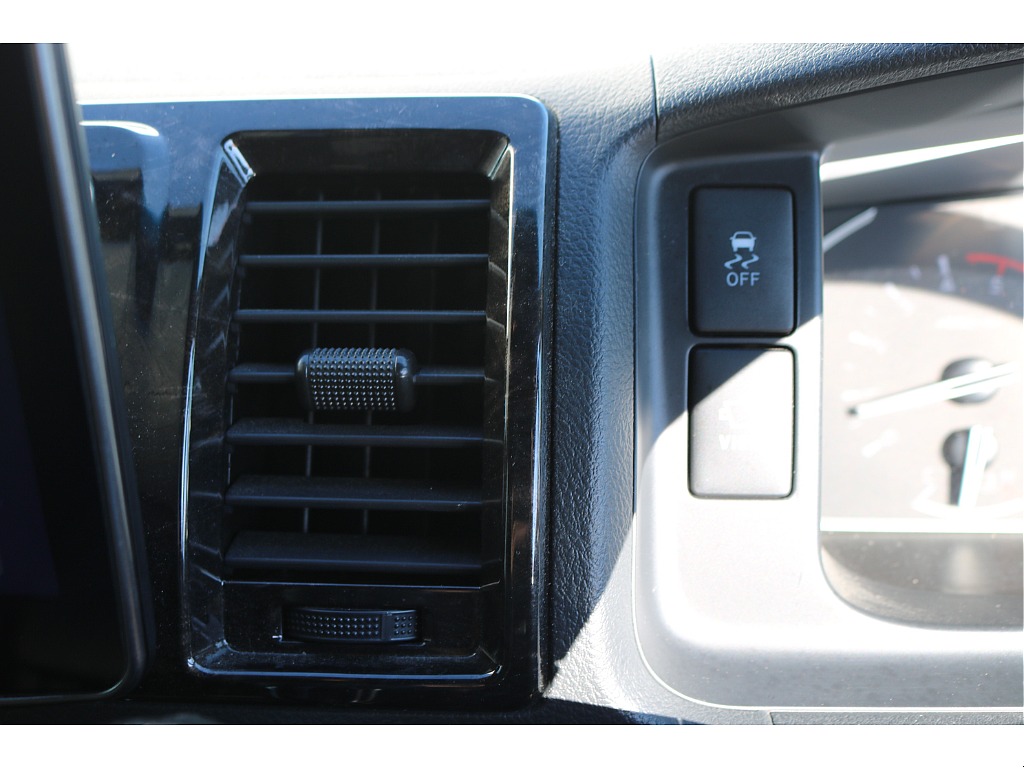 【R6年式/４ナンバー/ディーゼル2WD】ベッドキット☆大画面ナビ☆ローダウン☆全国ご納車OK～＊＊＊＊