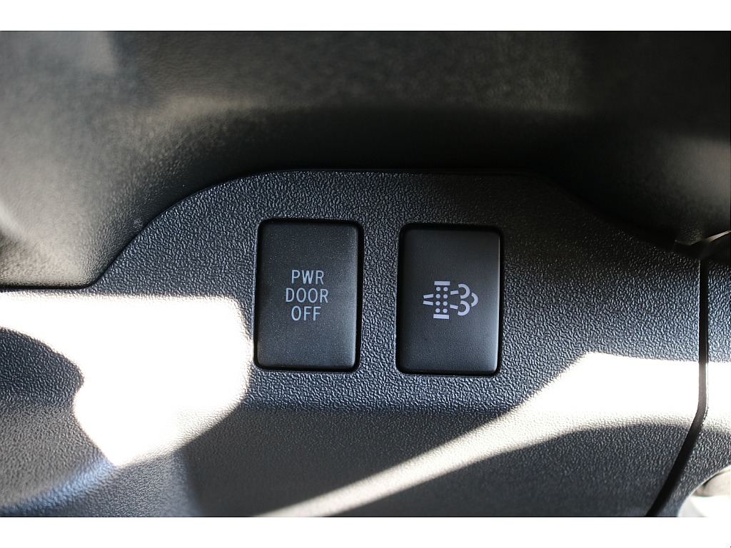 【R6年式/４ナンバー/ディーゼル2WD】ベッドキット☆大画面ナビ☆ローダウン☆全国ご納車OK～＊＊＊＊