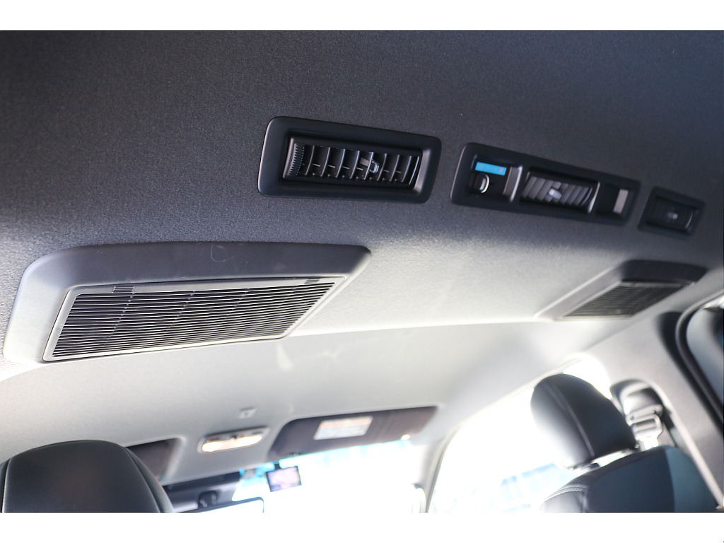 【R6年式/４ナンバー/ディーゼル2WD】ベッドキット☆大画面ナビ☆ローダウン☆全国ご納車OK～＊＊＊＊