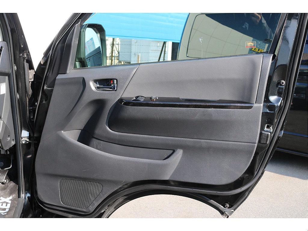 トヨタ ハイエースバン(22枚目)