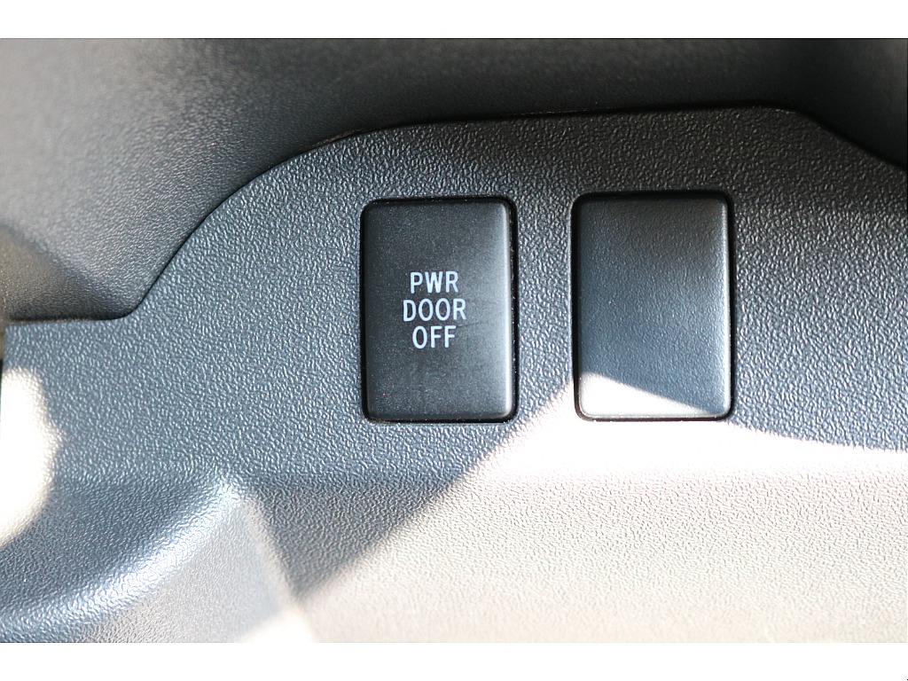 トヨタ ハイエースバン(25枚目)