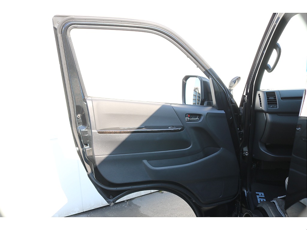 トヨタ ハイエースバン(43枚目)