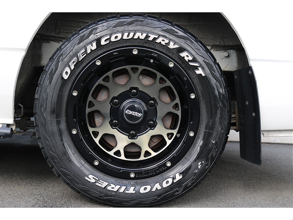 【R4年式/4ナンバー/ディーゼル4WD】TRDスポイラー★床パネル★ベッドキット★他＊＊全国ご納車OK～＊＊