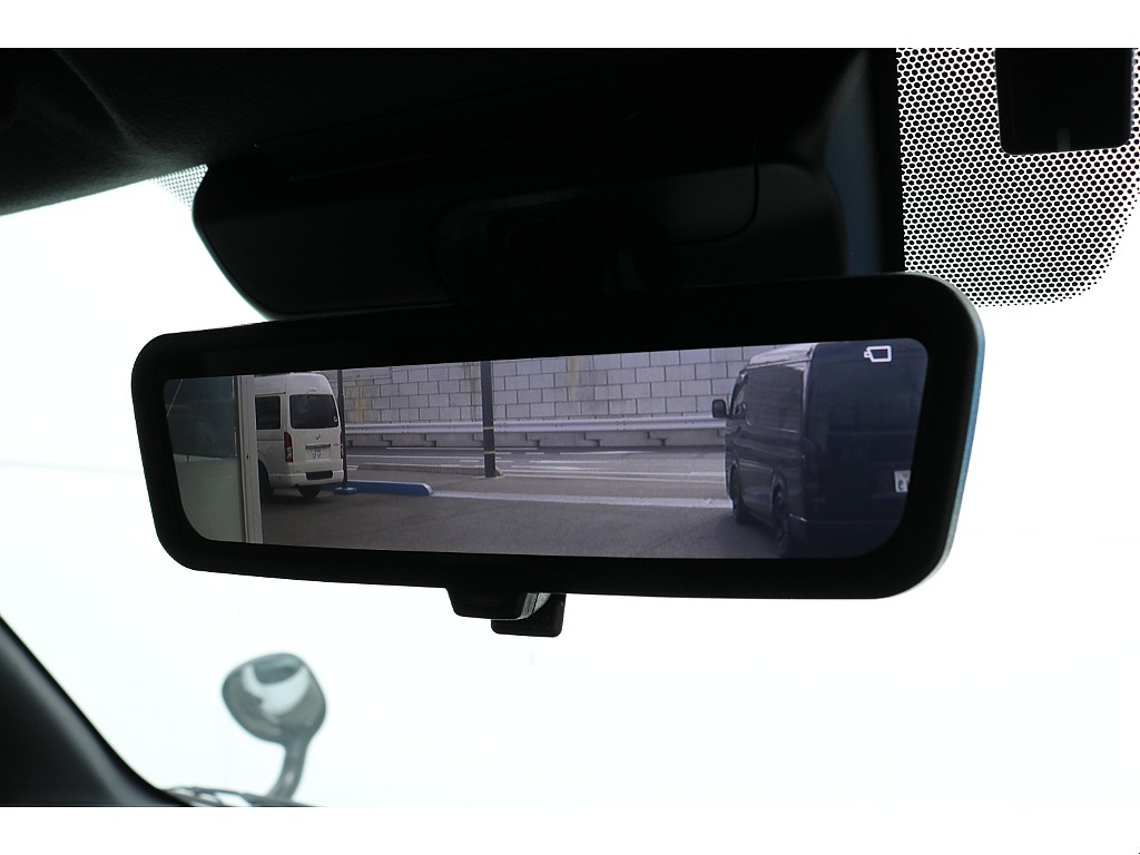 トヨタ ハイエースバン(30枚目)