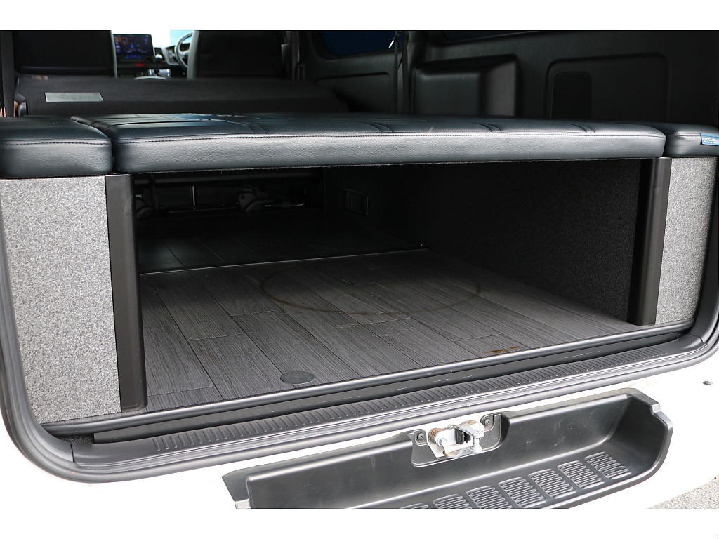 トヨタ ハイエースバン(48枚目)