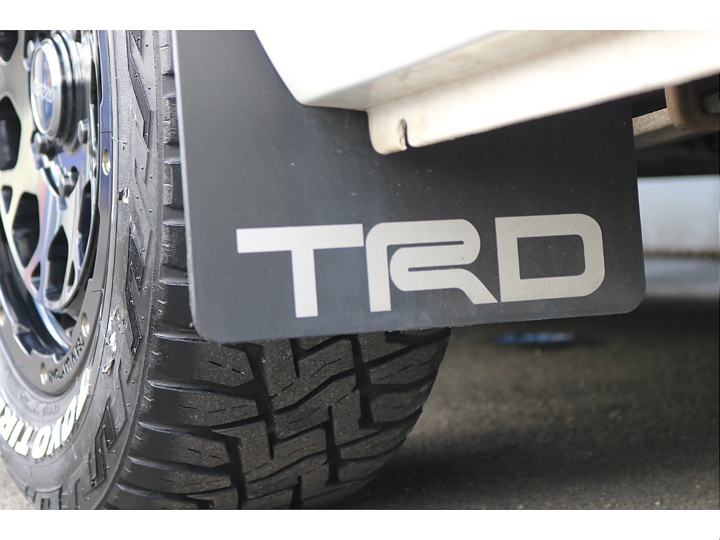 【R4年式/4ナンバー/ディーゼル4WD】TRDスポイラー★床パネル★ベッドキット★他＊＊全国ご納車OK～＊＊