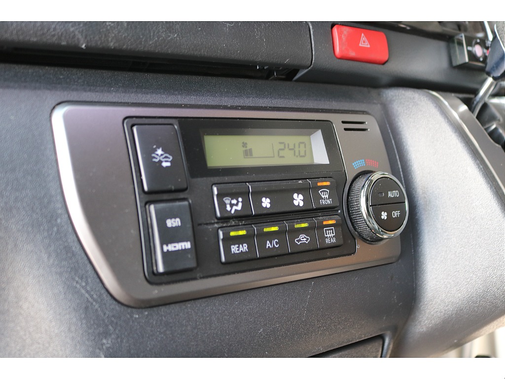 トヨタ ハイエースバン(45枚目)