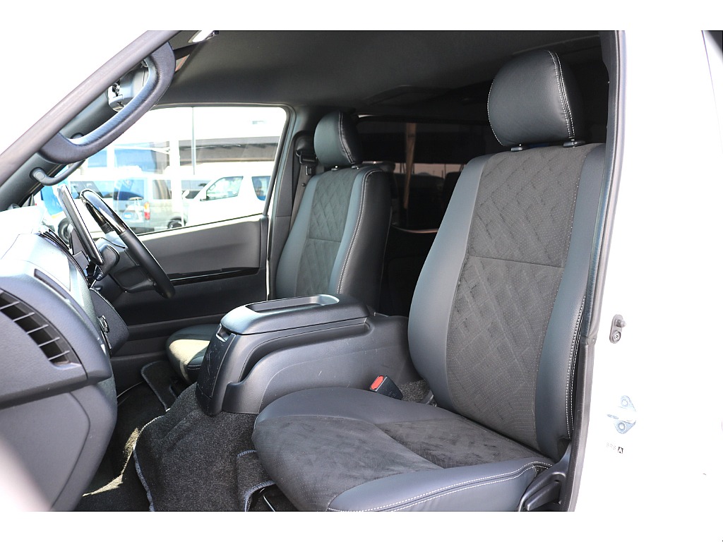 トヨタ ハイエースバン(48枚目)