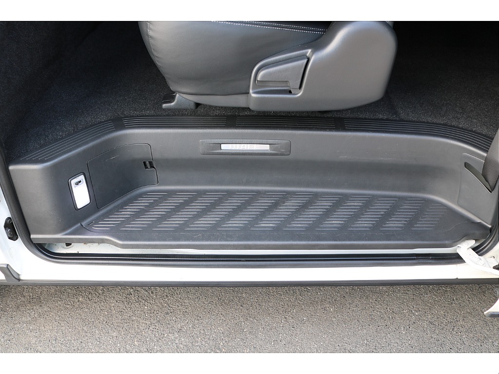 トヨタ ハイエースバン(57枚目)