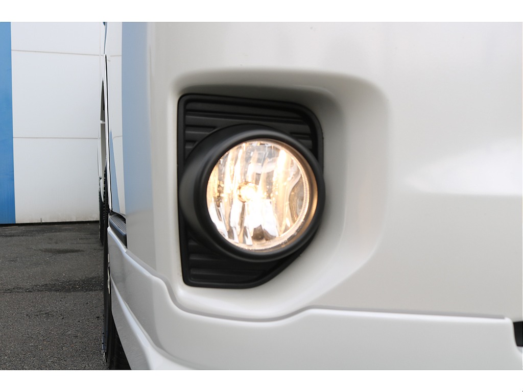 【R2年式/４ナンバー/ディーゼル4WD】★大画面ナビ★寒冷地仕様★ベッドキット★他＊＊全国ご納車OK＊＊